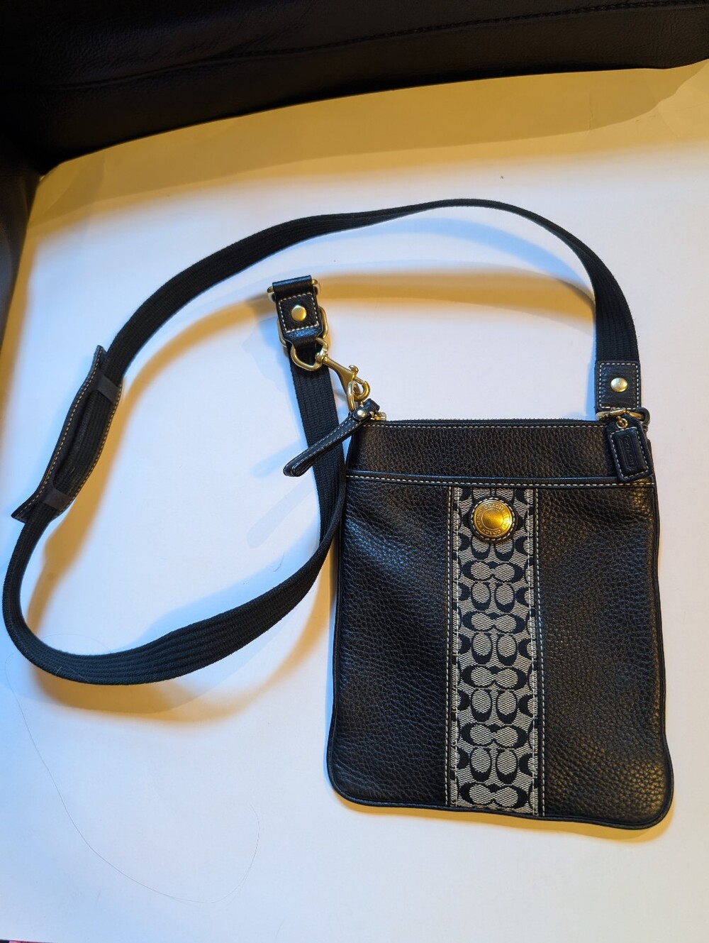 Vintage Coach 10796 Black Pebbled Leather Crossbody Bag Signature Stripe Y2K